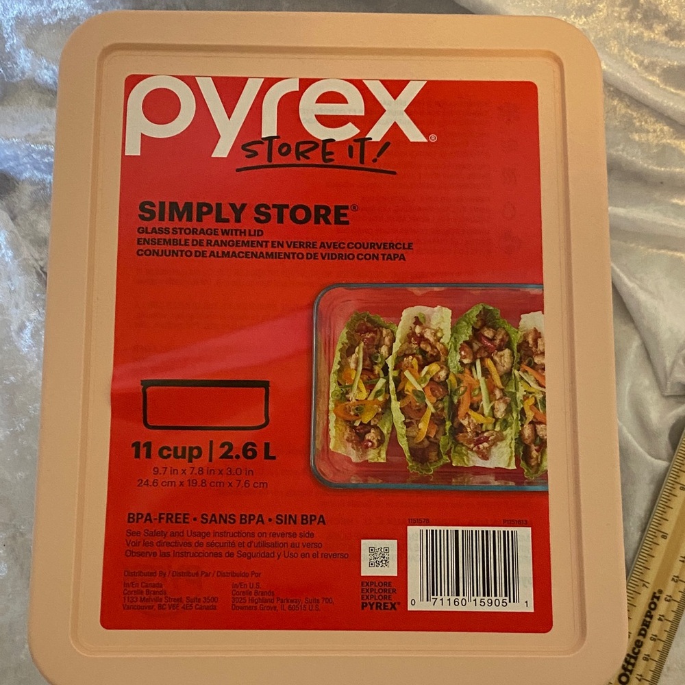 Pyrex Simply Store Glass Food Container with Peach Lid